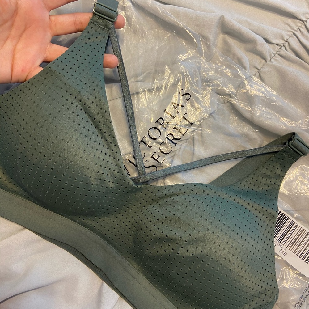 Light support VS sports bra